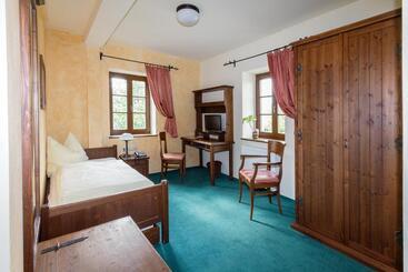 ホテル Burgschänke & Herberge Goldener Löwe