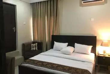 ホテル Choice Suites Ii