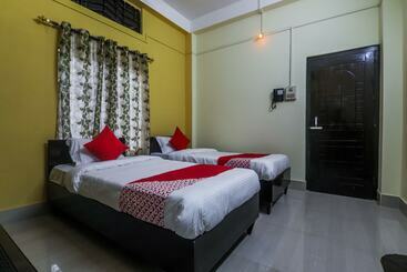 Hotel Oyo 18761 Nirvana