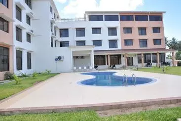 هتل Luwa Evergreen