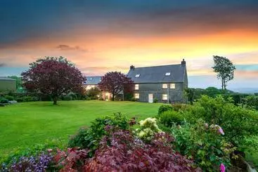 Kidwelly Farmhouse B&b