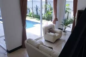 Margarita Surf Hostel Canggu