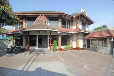 호텔 Reddoorz Near Pakualaman