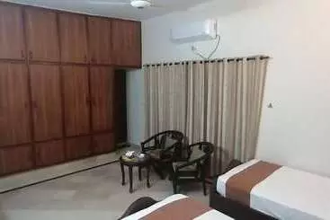 پانسیون Capri Residency