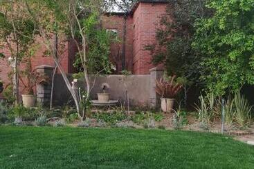 Tranquil House B&b @ 121 Berry St