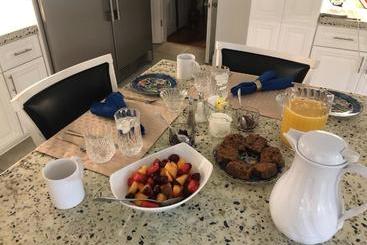 민박 Highgate Estate & Gardens