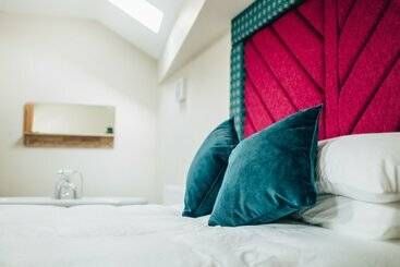 هتل Goldings Public House & Rooms