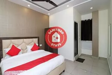 Hotel Oyo 15431 Elibrista