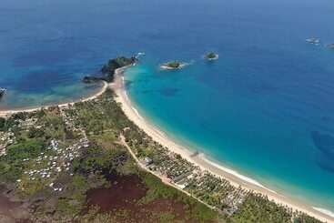 Mad Monkey Hostel Nacpan Beach