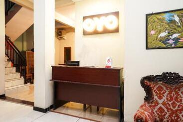 Hotel Kartika Syariah Homestay By Stayku
