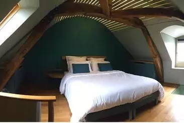 تختخواب و صبحانه Suites Du Cabinet Vert