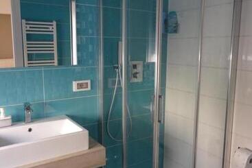 تختخواب و صبحانه Meeting