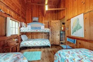 Mökkimajoitus Waterfront Cabin With Ocean View & Private Dock