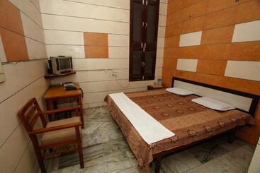 Pension National Guest House