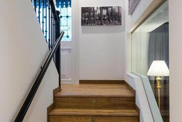 پانسیون Suite Home Pinares