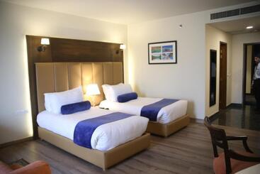 استراحتگاه Defence Raya Golf & Country Club