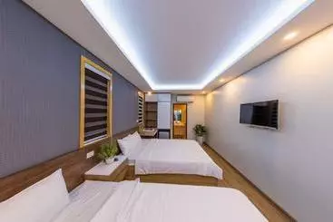 هتل Bamboo  & Apartments