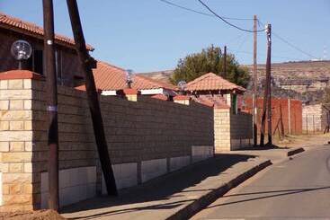 Panzió Joy Guest House, Mabote