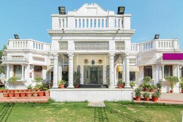 호텔 Lukergunj Holidays