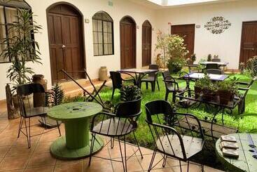 پانسیون Hostal Las Puertas