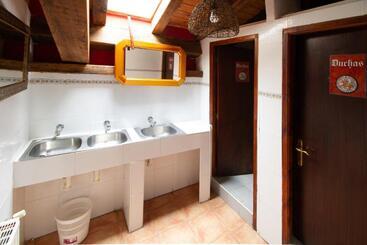 Pensão La Pata De Oca Hostal Rural Y Albergue