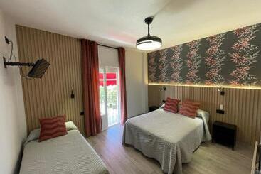 بنسيون Hostal Calderón De La Barca