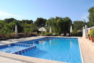 Pension Hostal Restaurante Pou Des Lleó