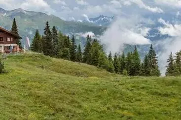 ユースホステル Gasthaus Furlhütte