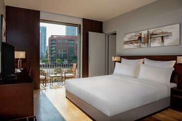 هتل Hilton Beirut Downtown