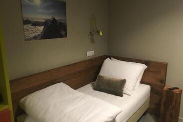 پانسیون 4478 Mountain Lodge