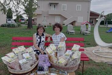 Отель Agriturismo Susanna E Atria