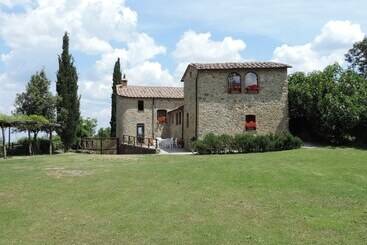 Hotell Agriturismo Colli Di Travale