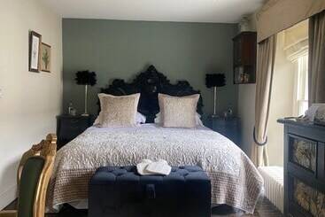 酒店 The New White Lion