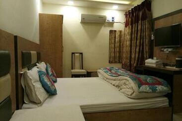 فندق The Golden Heart