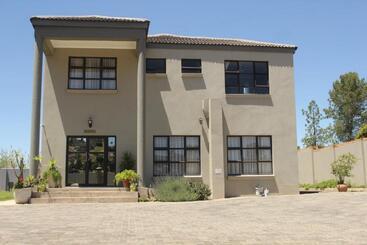 Lägenhetshotell The Anne Guest House