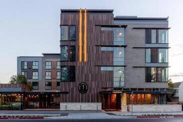 בית מלון כפרי Park James