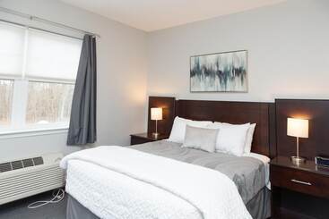 בית מלון כפרי The Acorn Suites