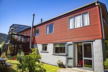 Pensió The Red Shed, Anakiwa