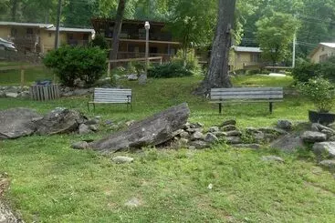 Hotelli The Evening Shade River Lodge And Cabins