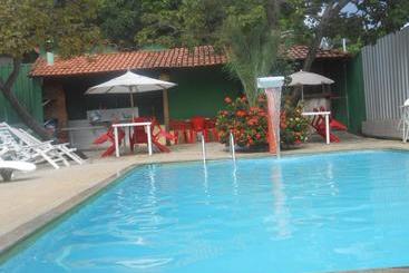 بنسيون Pousada Renascer