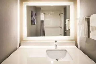 Hotelli La Quinta Inn & Suites By Wyndham Atlanta South   Mcdonough