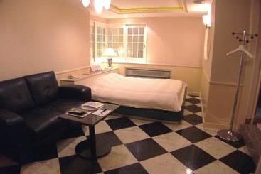 Отель J House 1