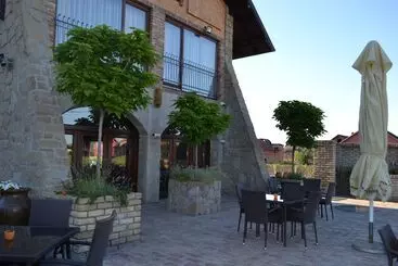 تختخواب و صبحانه Garni Hotel Chicha   Winery škrbić