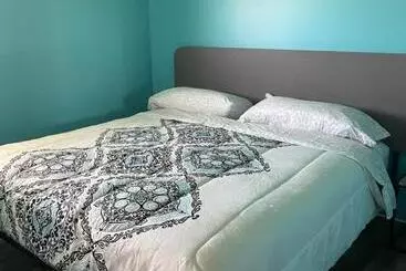 Lake Point Motel