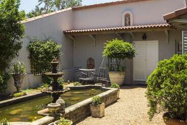 Пансион Maison H Guest House