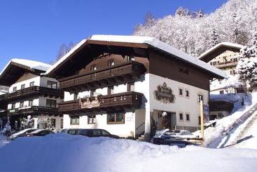 تختخواب و صبحانه Pension Schipflinger