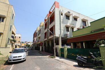 Hostel Oyo 6654 Neighbour Inn