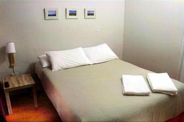 ユースホステル Colonial San Lazaro