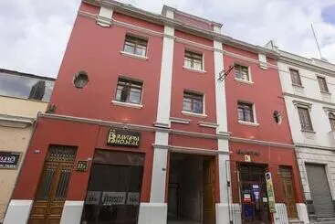 ユースホステル Baviera Hostal