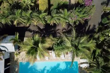 هتل آپارتمان L Oasis De Terre Rouge